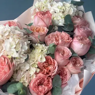 Дуо-букет пионовидных роз Pink Expression и гортензий L