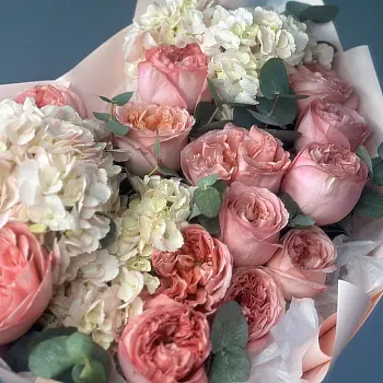 Дуо-букет пионовидных роз Pink Expression и гортензий L