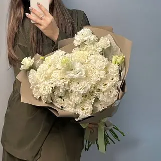 Букет из 15 белых эустом