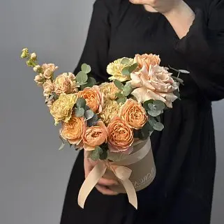 Букет в шляпной коробке Поздний завтрак S