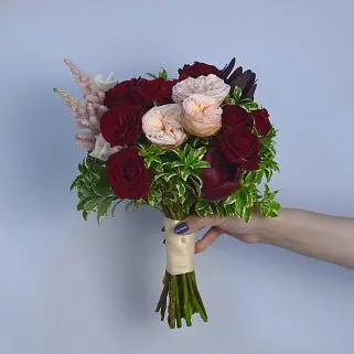 Свадебный букет невесты в оттенках бордо