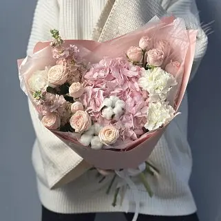 Сборный букет Первая любовь M