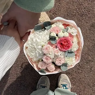 Сборный букет Пьюр Лав M