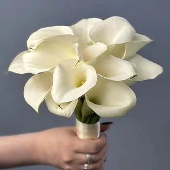 Свадебный букет невесты из 17 калл