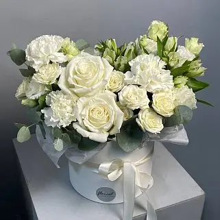 Букет в шляпной коробке Вайт бокс M