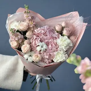Сборный букет Первая любовь M