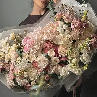 Сборный букет Эндлес лав