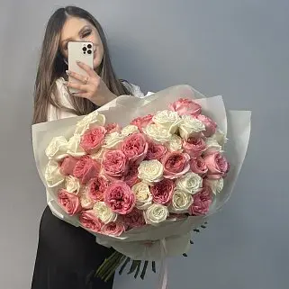Букет пионовидных роз Pink Expression и Playa Blanca XL