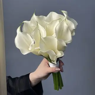 Свадебный букет невесты из 9 калл