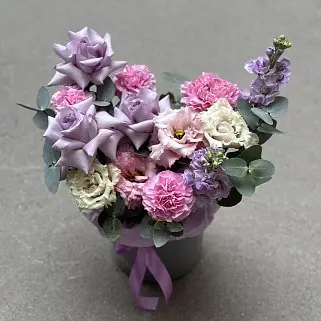 Букет в шляпной коробке Пурпур M