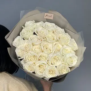 Букет из 25 белых роз Playa Blanca