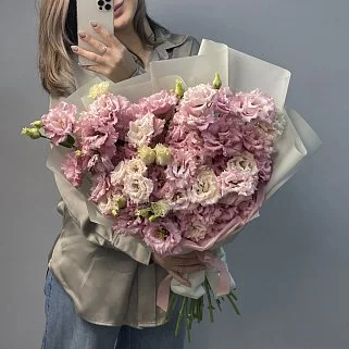 Букет из 21 розовой эустомы