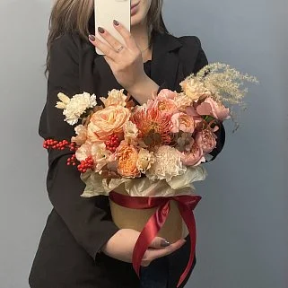 Букет в шляпной коробке Кленовый сироп M