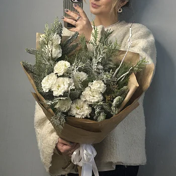 Зимний букет с эустомой (лизиантусом)
