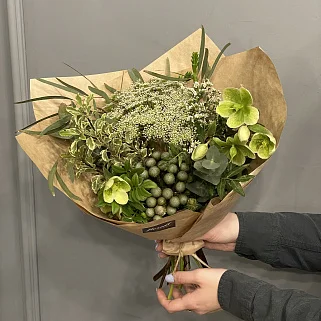 Сборный букет Зеленый в крафте S