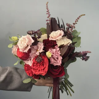 Свадебный букет невесты в оттенке марсала