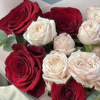 Дуо-букет роз Explorer и Bombastic М