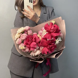 Сборный букет Ягодный десерт M