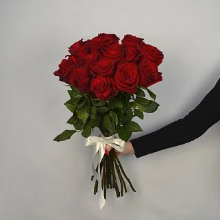 Букет из 15 красных роз 60см