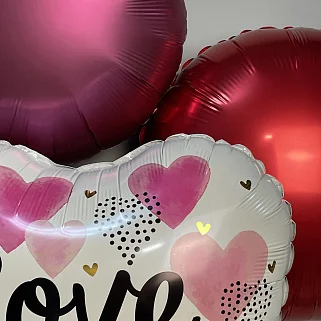 Яркий набор шаров Лав ю