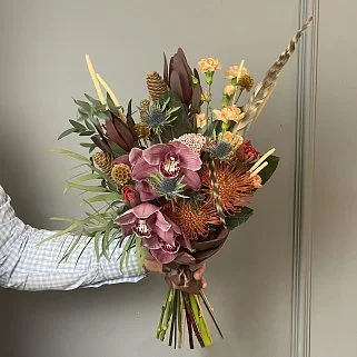 Мужской букет с орхидеей и нутаном