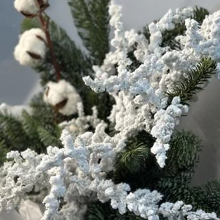 Белый зимний букет