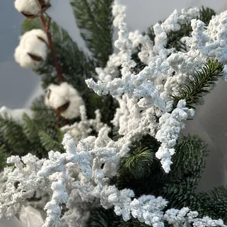 Белый зимний букет