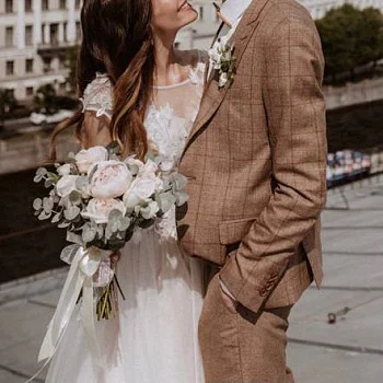 Полевой свадебный букет невесты с пионом #4