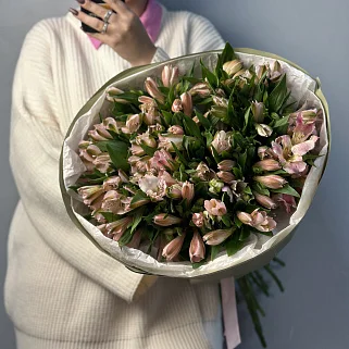 Букет из 21 розовой альстромерии