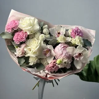 Сборный букет с пионом Цветущий сад M