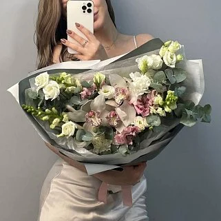 Сборный букет Совершенство M