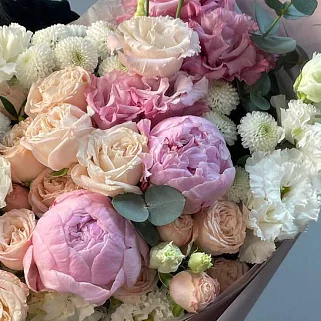 Сборный букет с пионом Ванильный сироп L