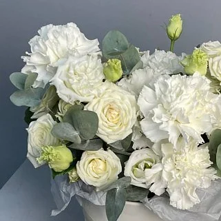 Букет в шляпной коробке Вайт бокс S