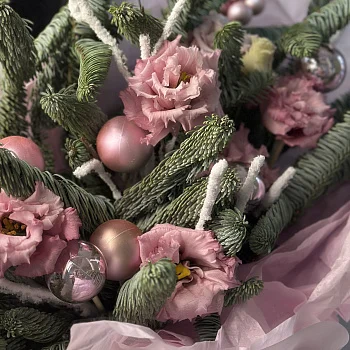 Нежно-розовый зимний букет