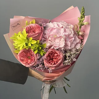 Сборный букет Розовый с гортензией