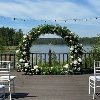 Арка из живых цветов #1