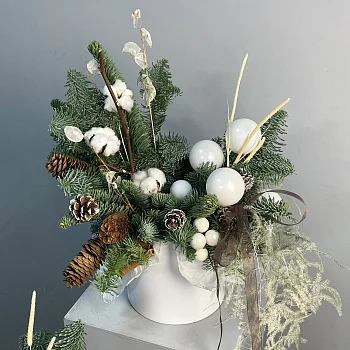 Натуральная зимняя композиция L