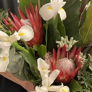 Мужской букет с протеей