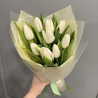Букет из 9 белых тюльпанов