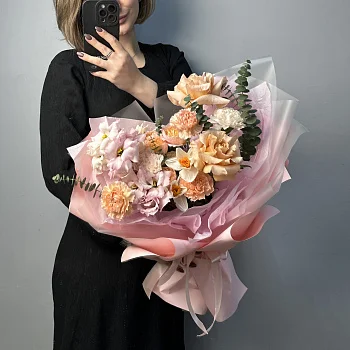 Сборный букет Абрикосовый M