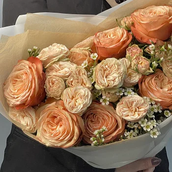 Дуо-букет роз Kahala и кустовых роз Trendsetter L