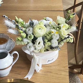 Пасхальная цветочная композиция S