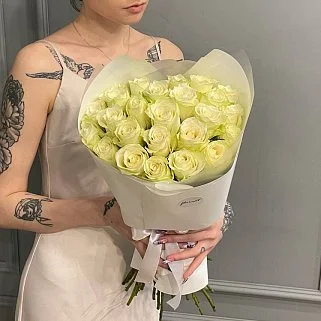 Букет 25 белых роз 50см (Кения)