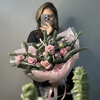 Нежно-розовый зимний букет