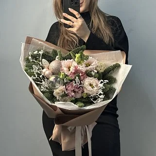 Нежно-розовый зимний букет