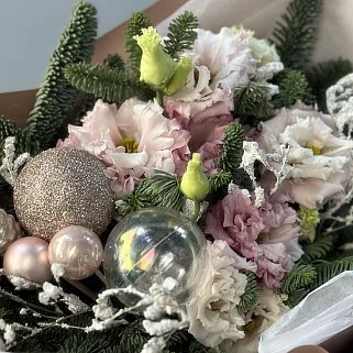 Нежно-розовый зимний букет