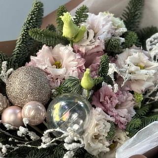 Нежно-розовый зимний букет