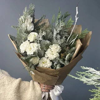 Зимний букет с эустомой