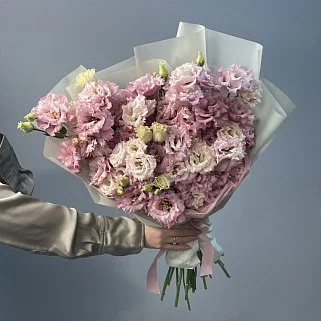 Букет из 21 розовой эустомы