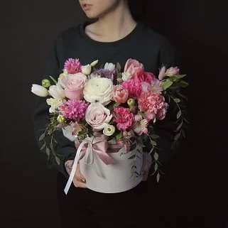 Букет в шляпной коробке Аромат весны